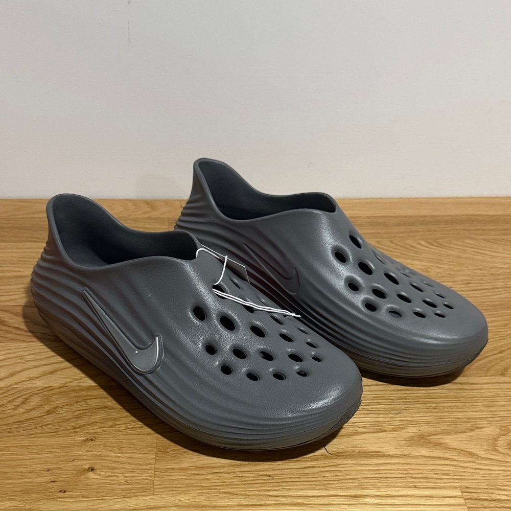 Brand new Nike Rejuven8 size 10 men’s
